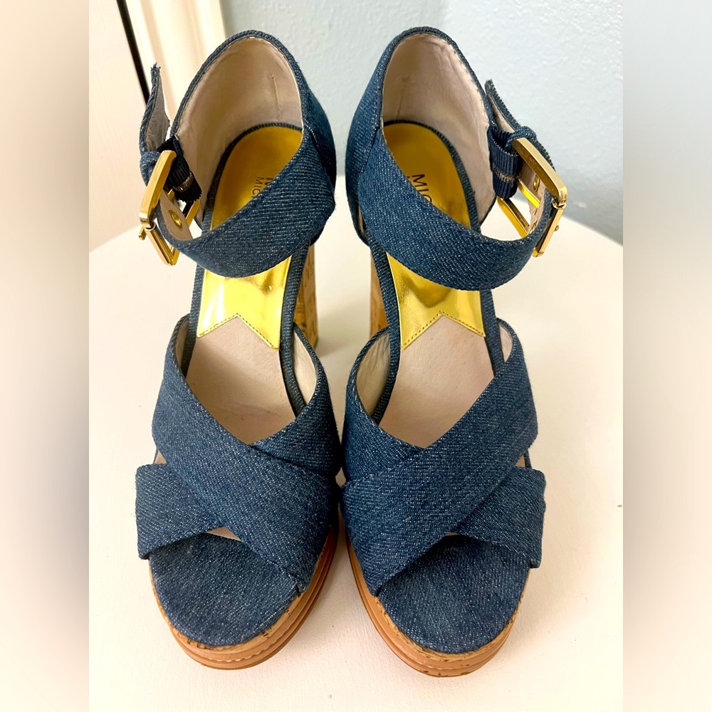 MICHAEL KORS Platform Blue Denim Sandals with Cork Heels.  Size 8M.